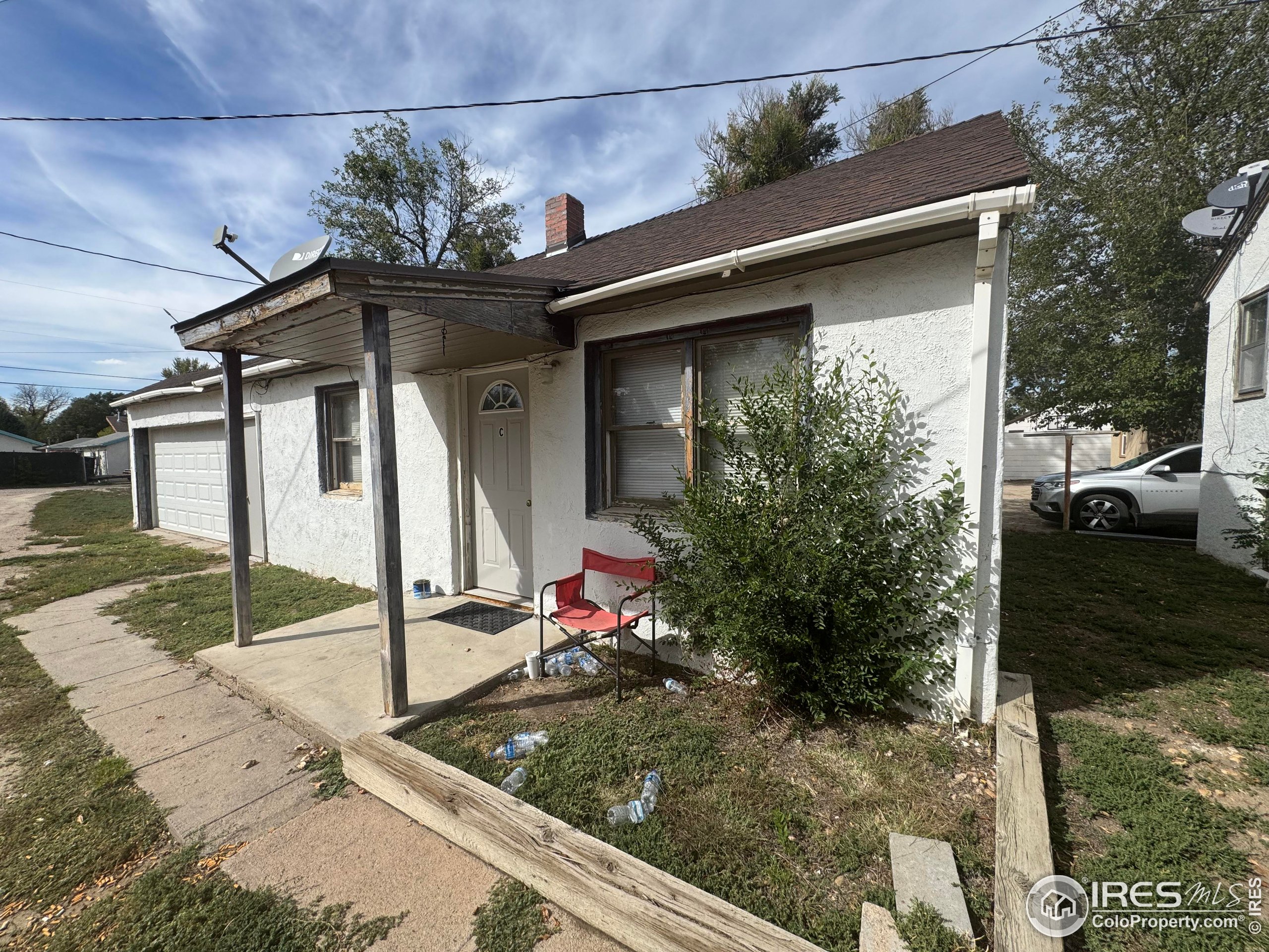 817 Deuel St