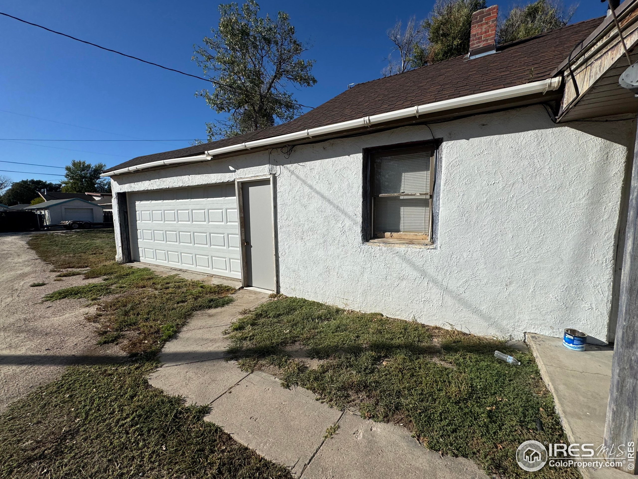 817 Deuel St