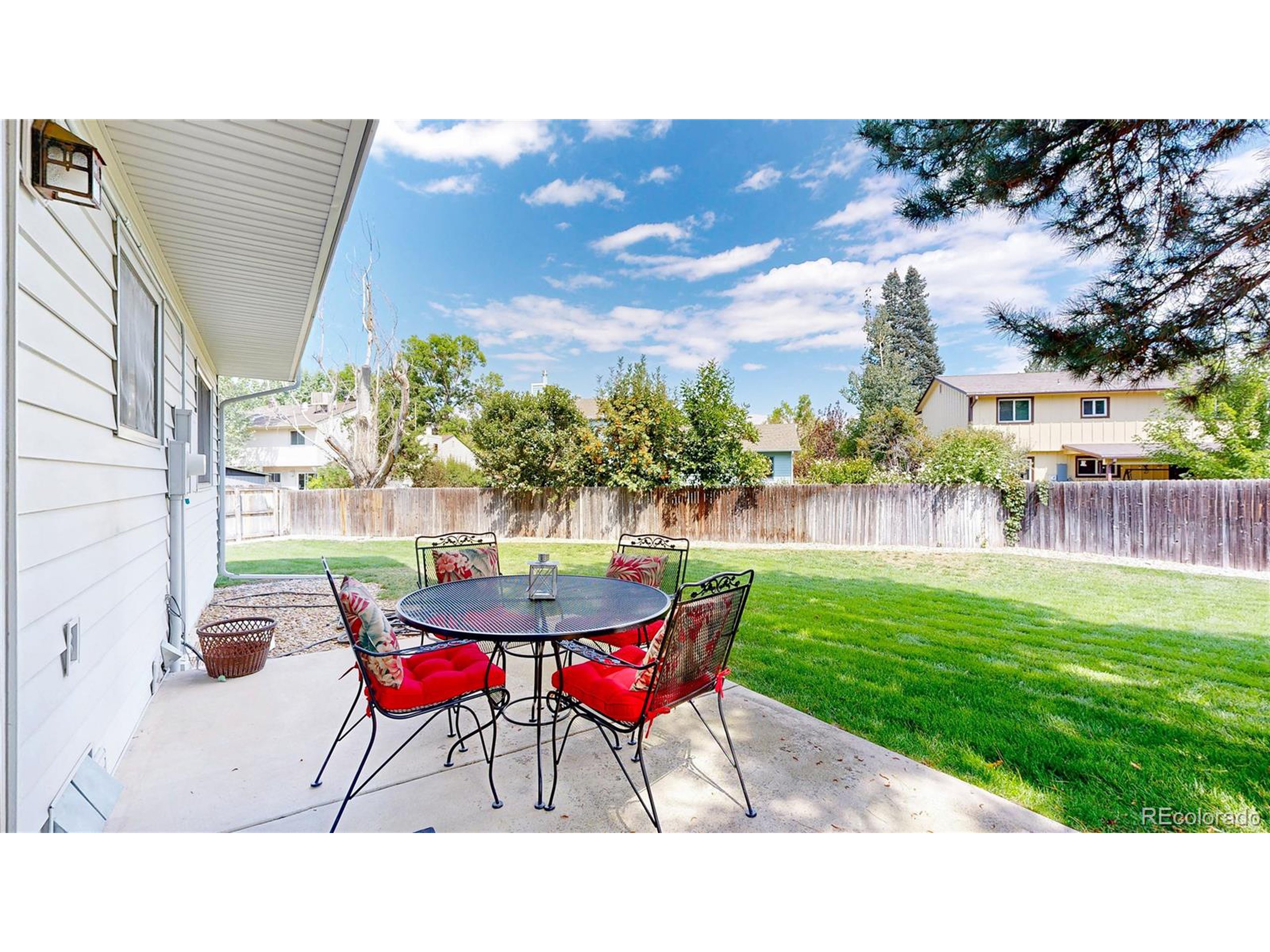 10762 Julian Ct