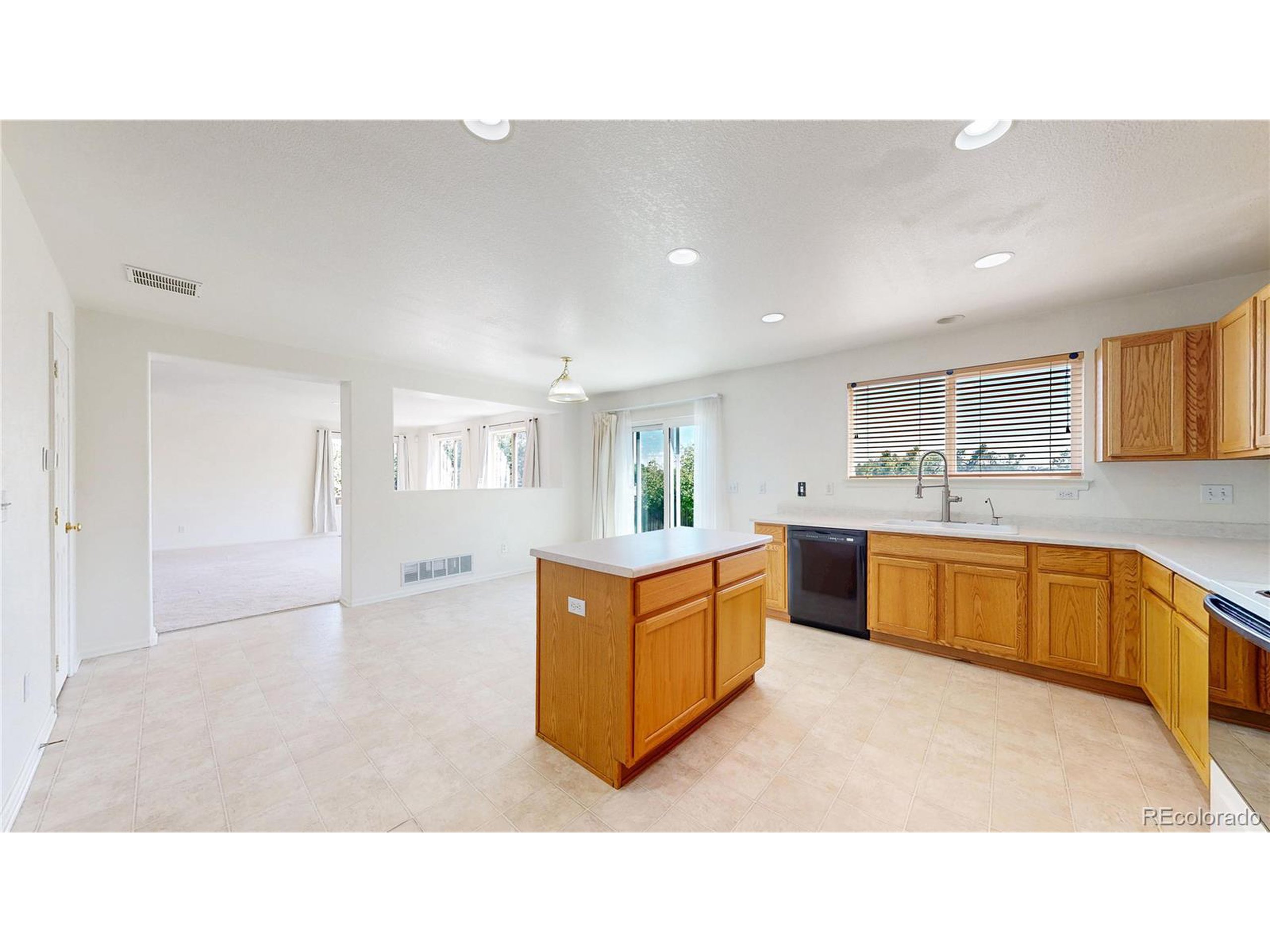 3810 E 92nd Pl