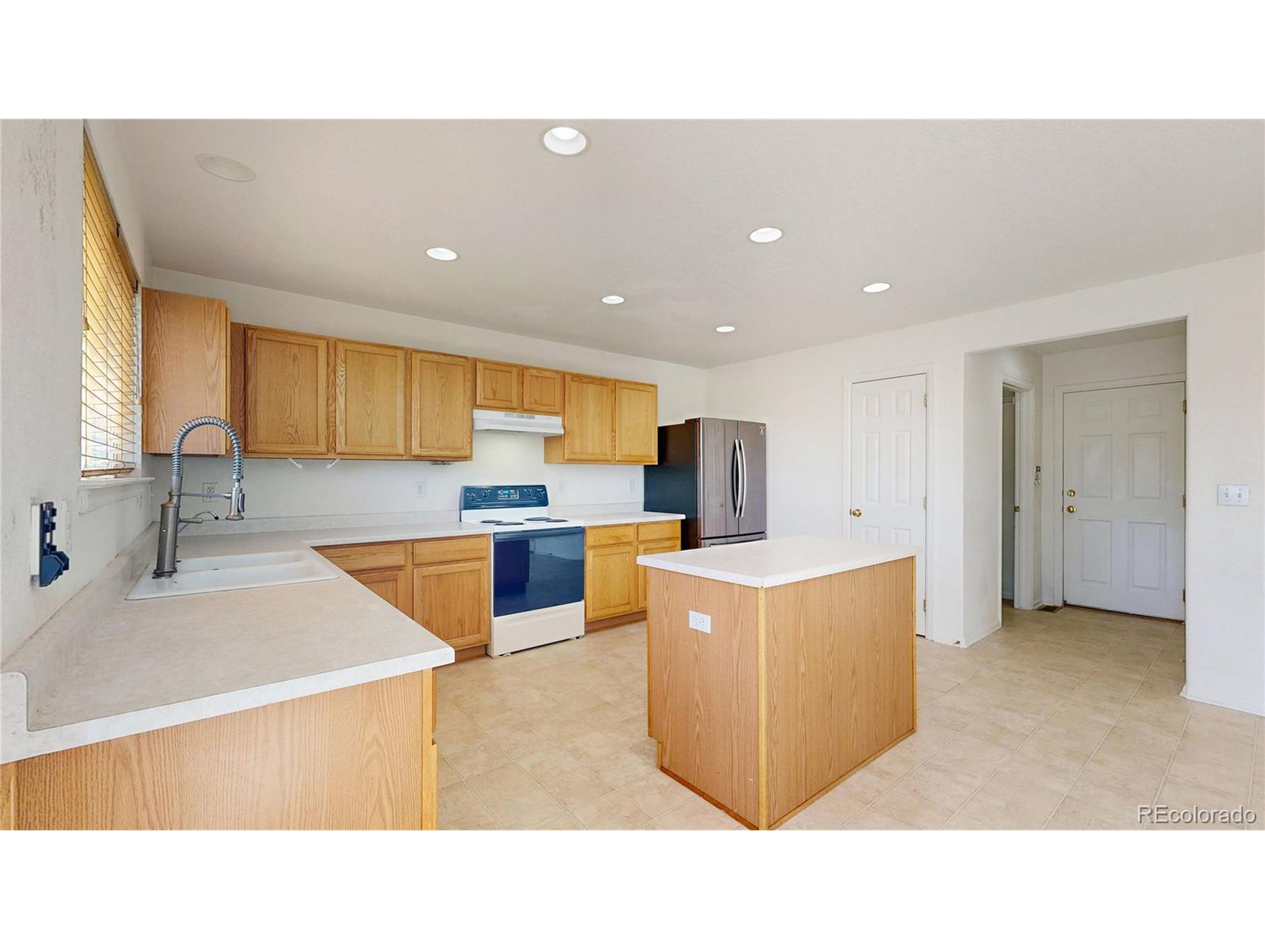 3810 E 92nd Pl