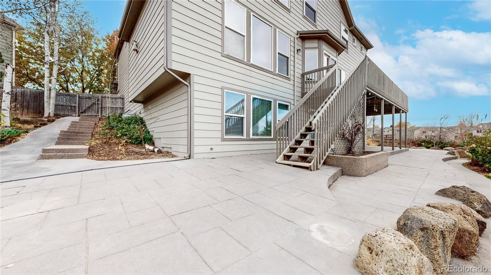 5904 S Ukraine Street