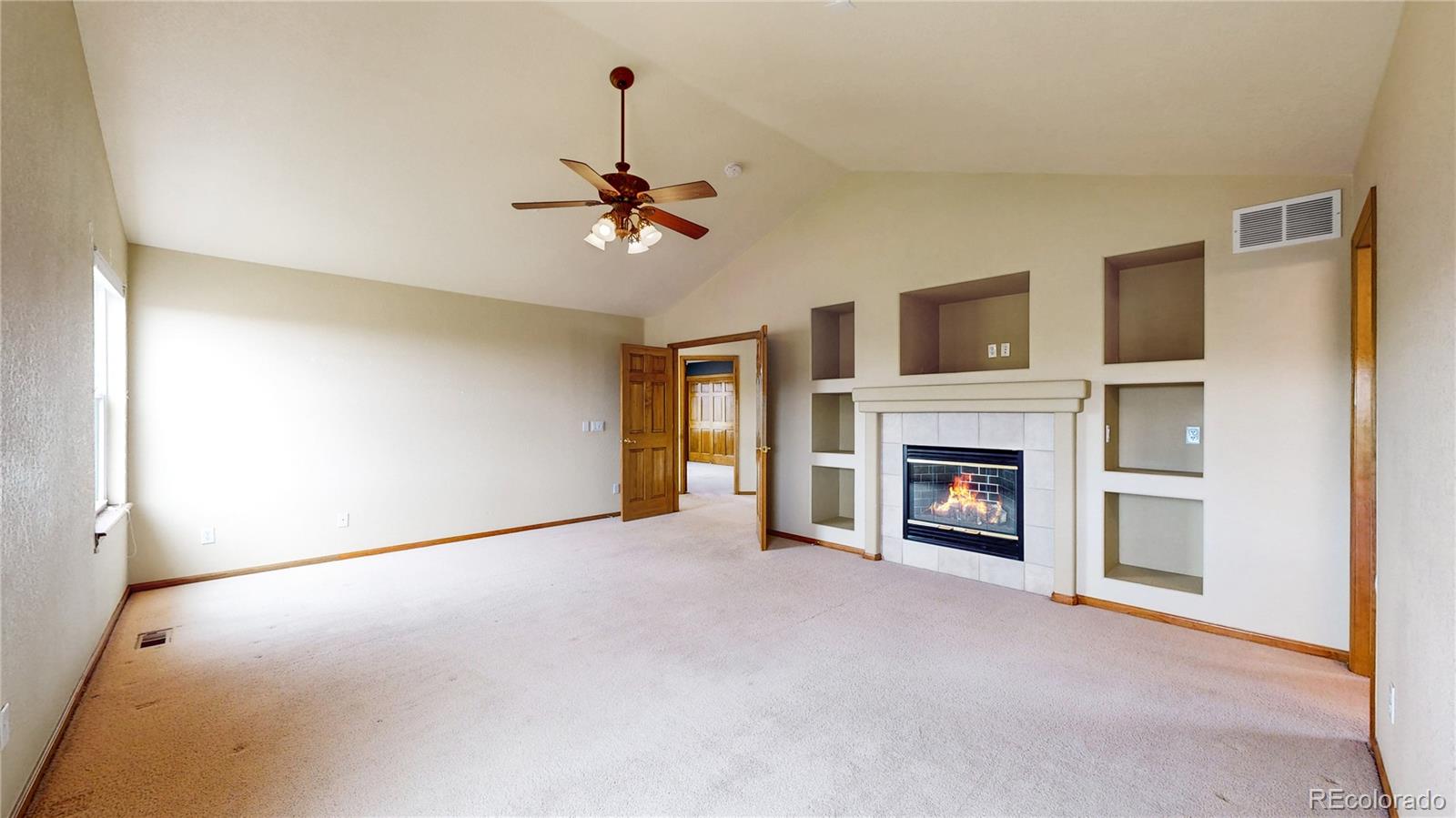 5904 S Ukraine Street