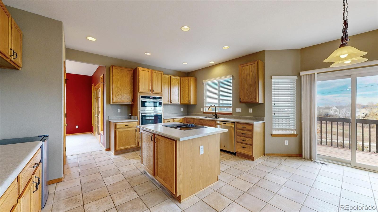 5904 S Ukraine Street