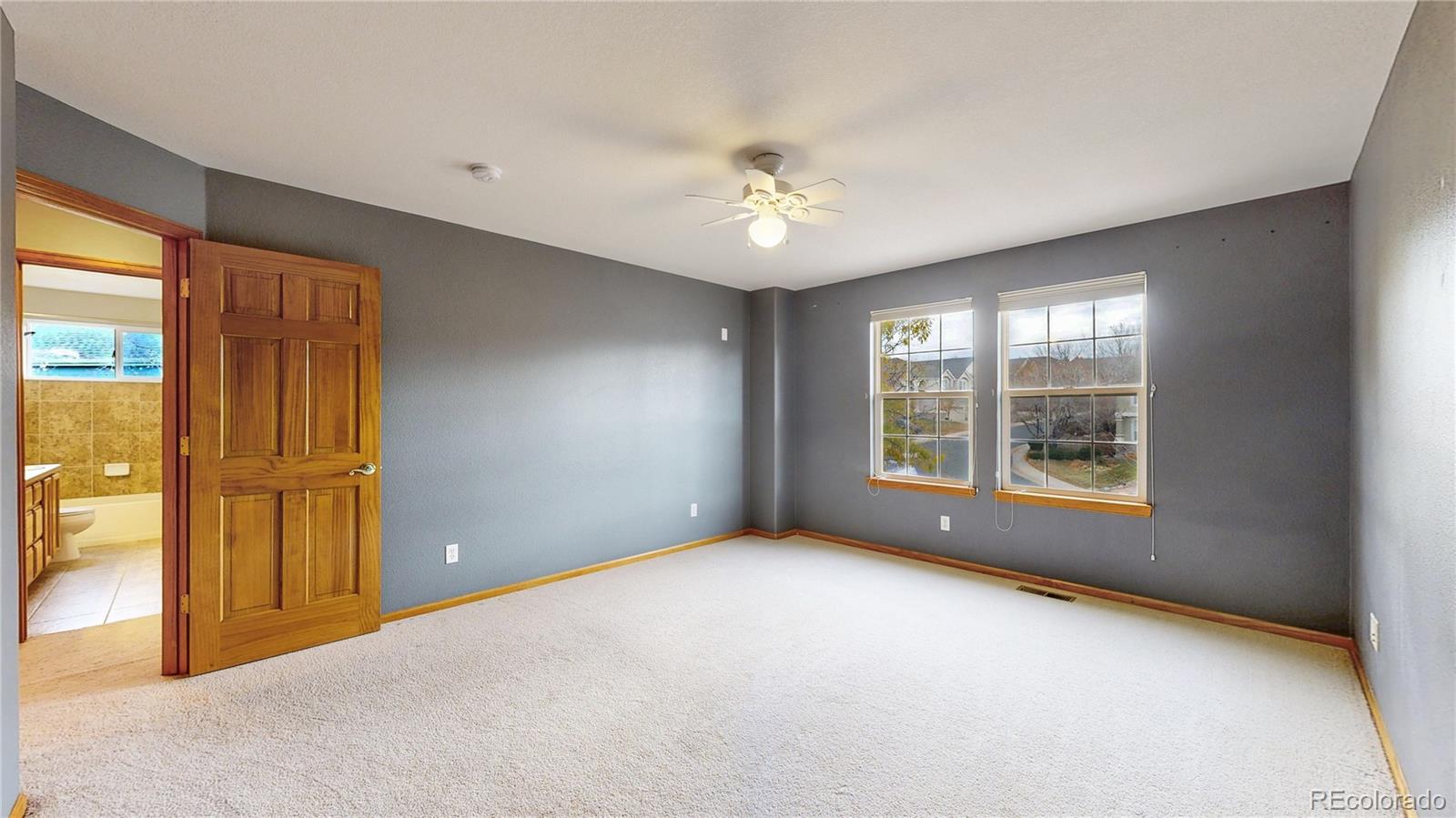 5904 S Ukraine Street