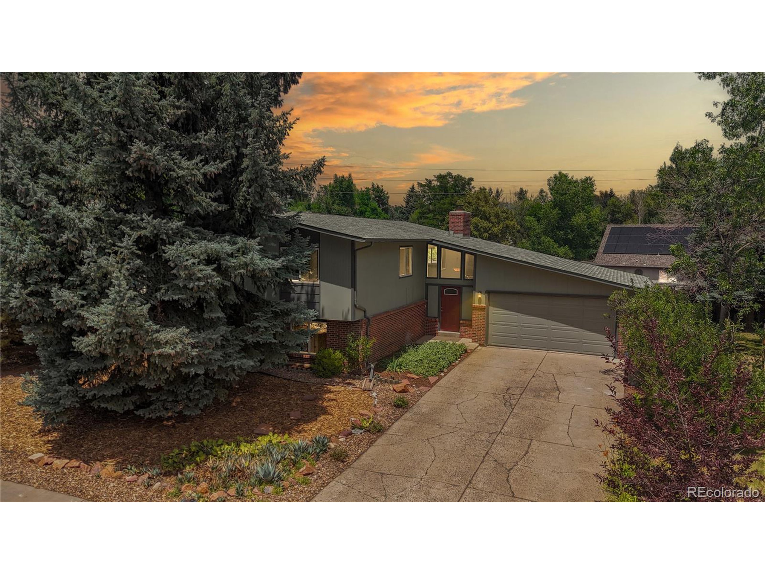 1289 Doric Dr