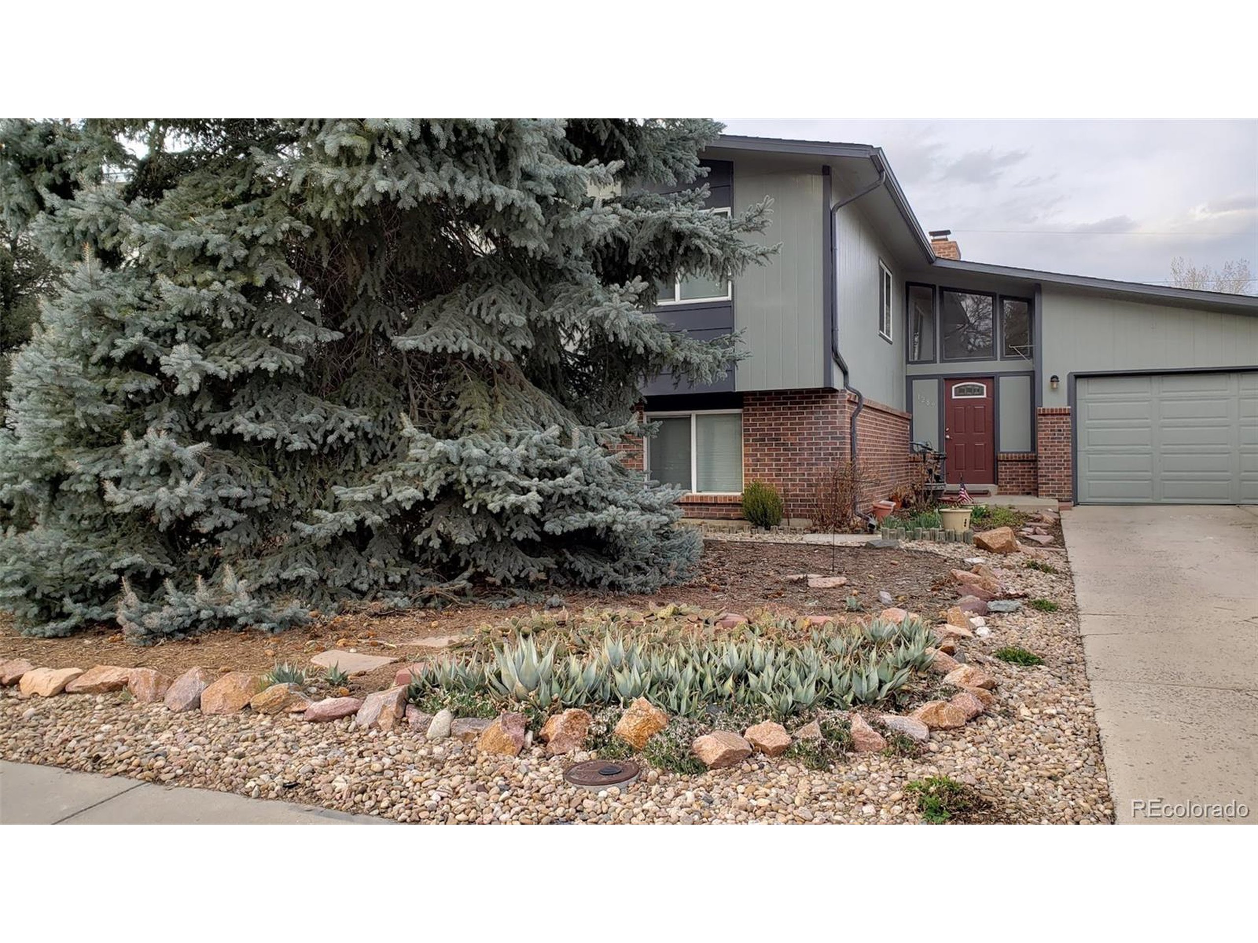 1289 Doric Dr