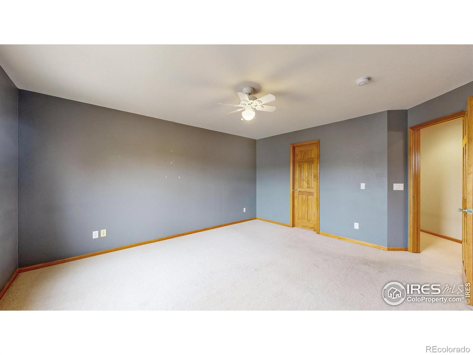 5904 S Ukraine Street