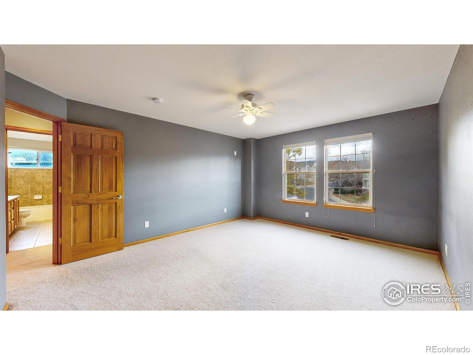 5904 S Ukraine Street