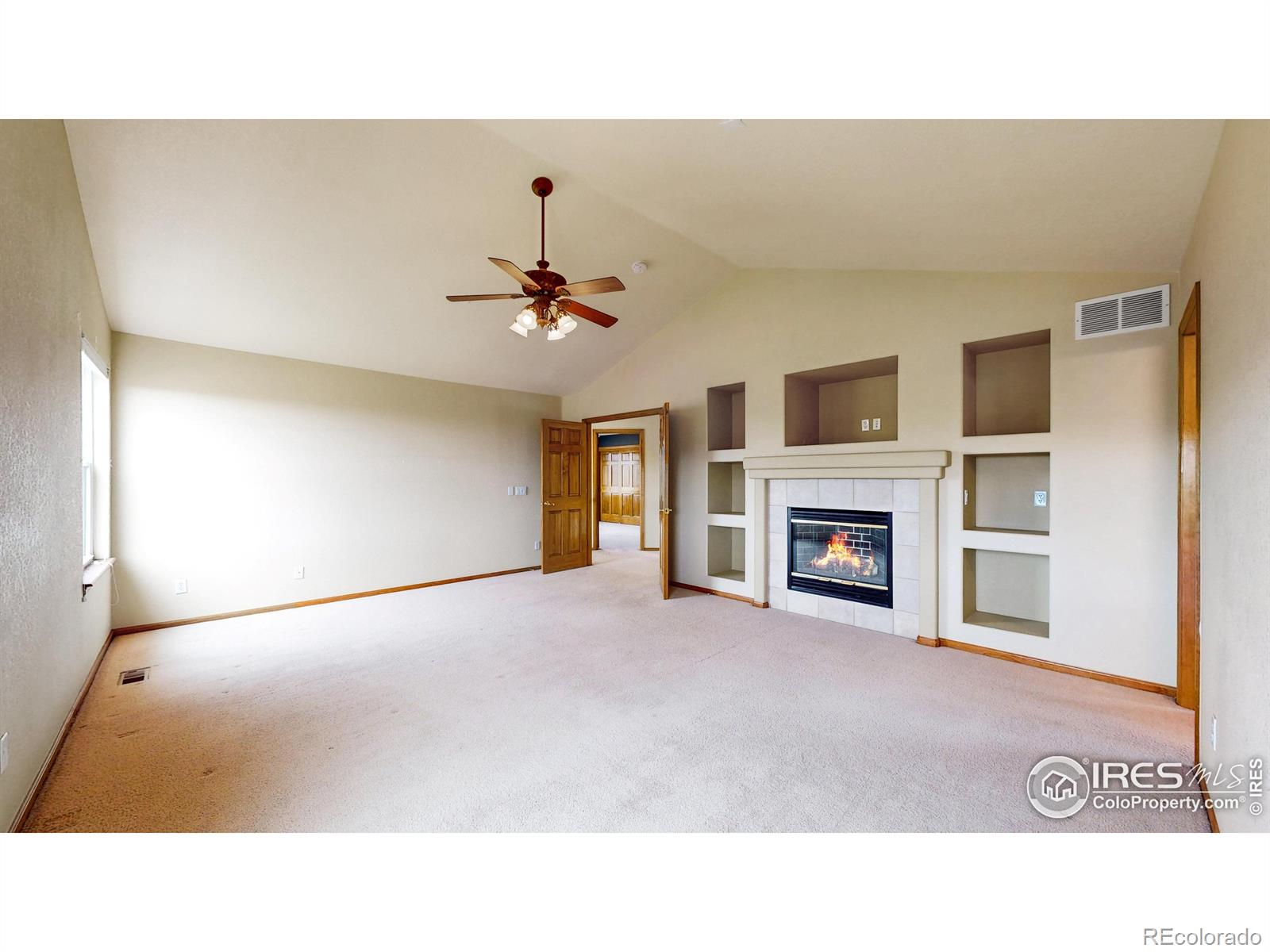 5904 S Ukraine Street