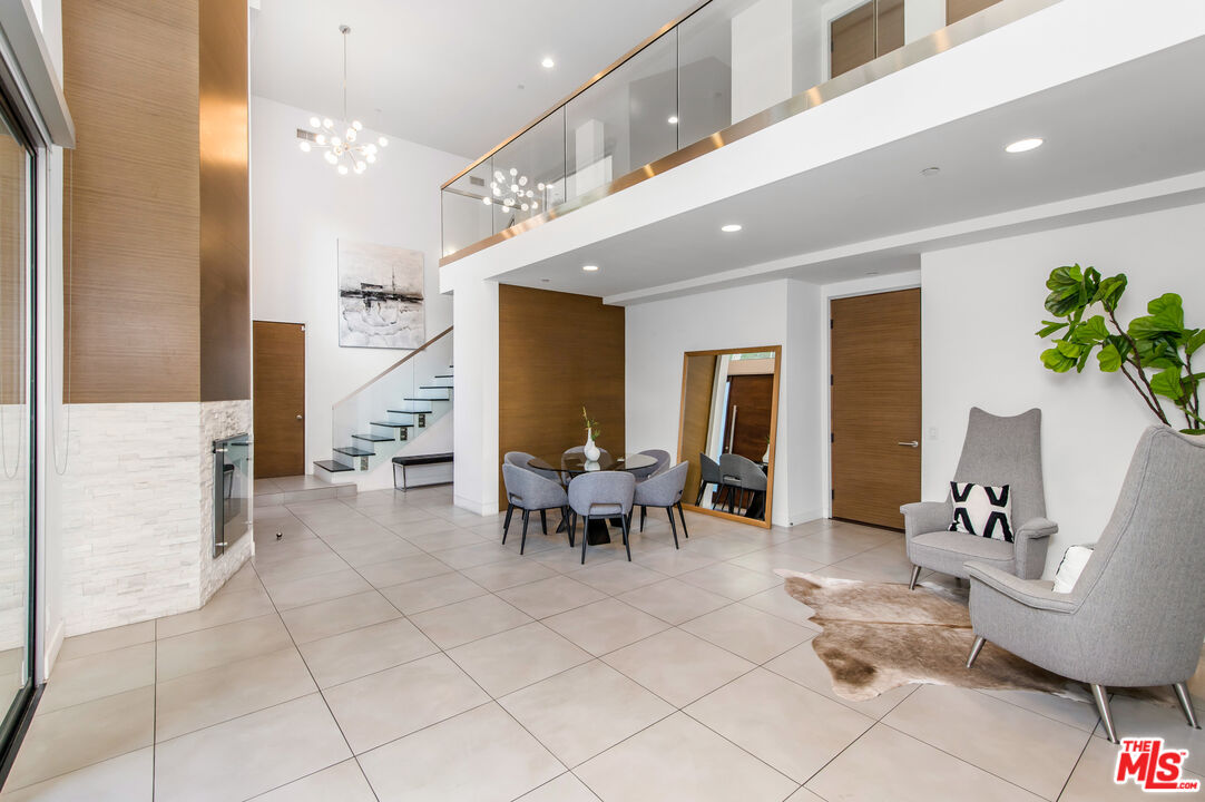 1414 DAWNRIDGE DR