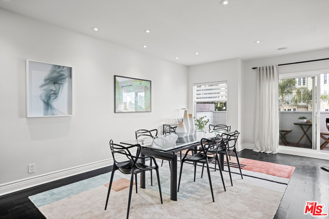 959 N DOHENY DR Unit: 202