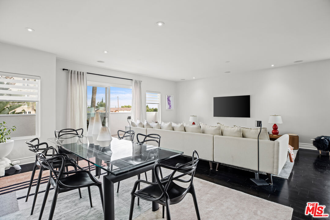 959 N DOHENY DR Unit: 202