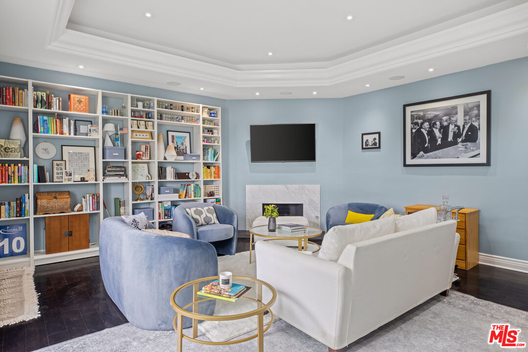 959 N DOHENY DR Unit: 202