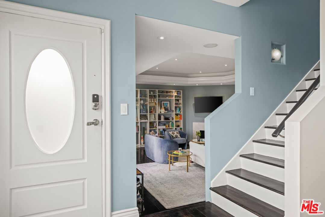 959 N DOHENY DR Unit: 202