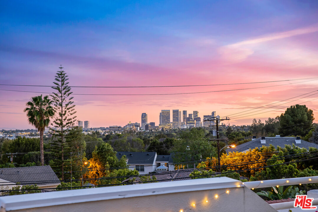 959 N DOHENY DR Unit: 202