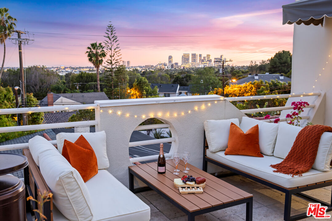 959 N DOHENY DR Unit: 202
