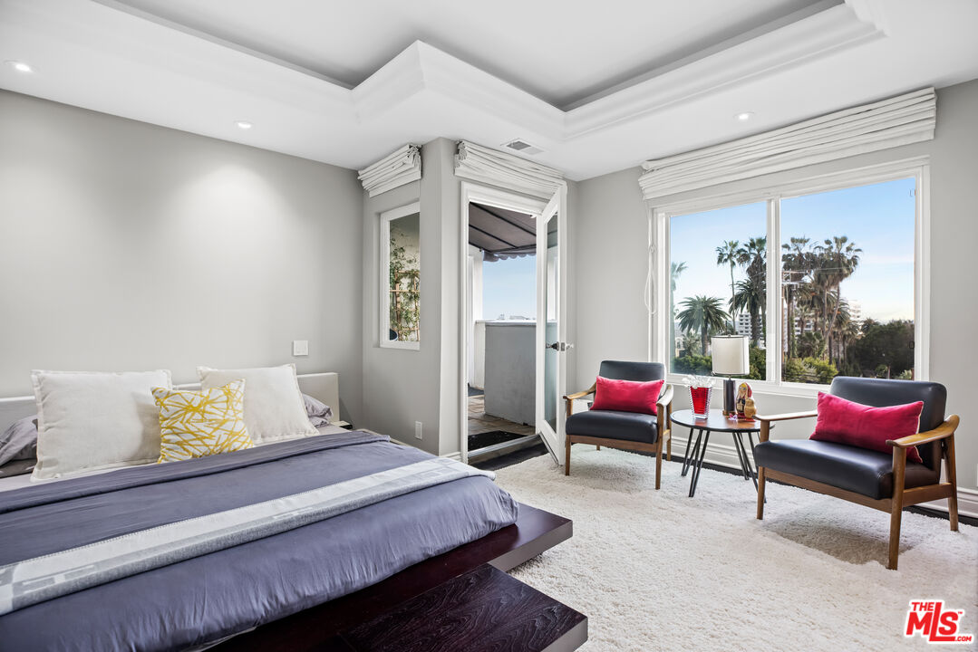 959 N DOHENY DR Unit: 202