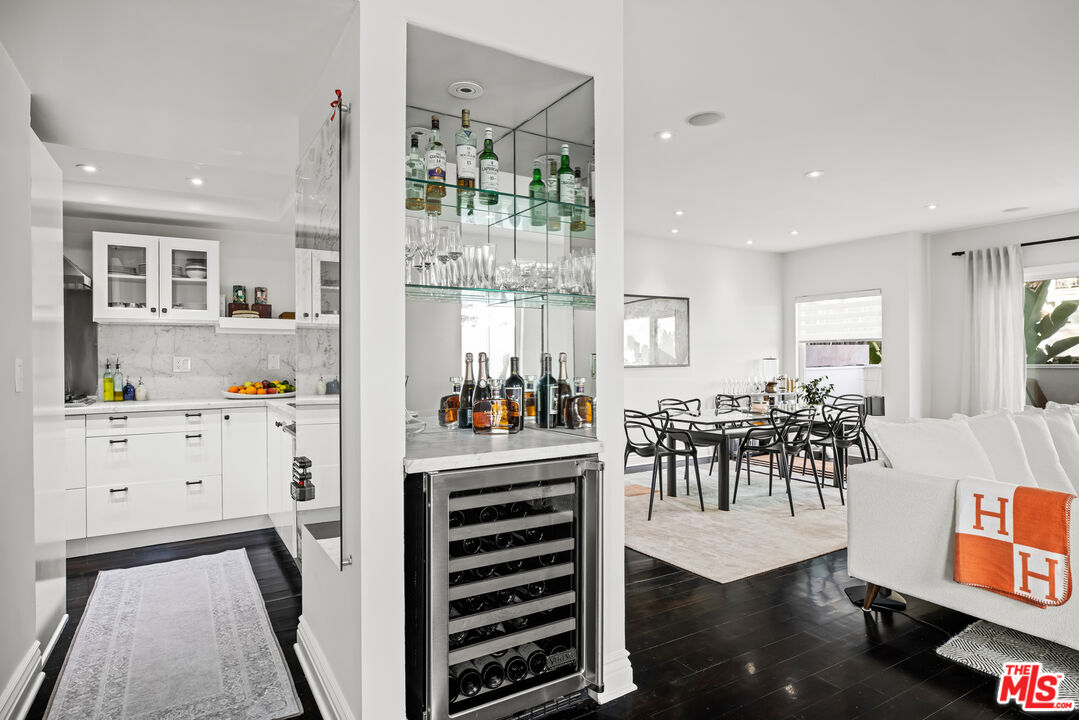 959 N DOHENY DR Unit: 202