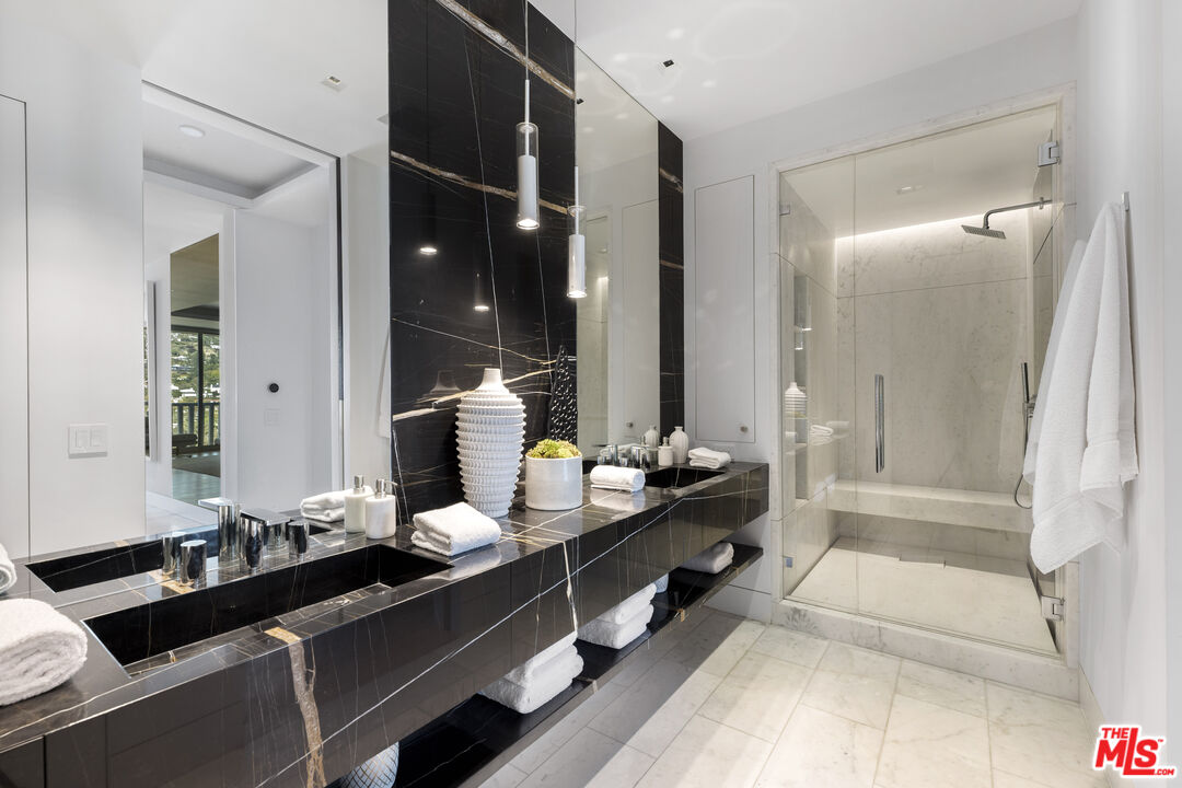 9255 Doheny Rd Unit: 1901