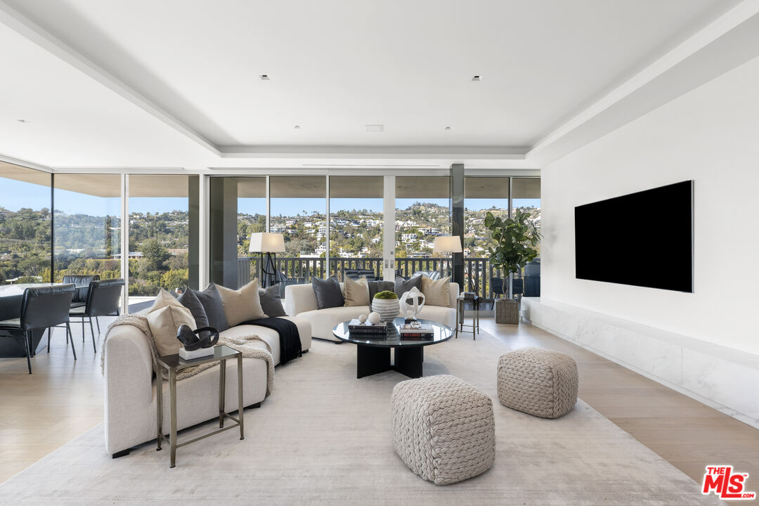 9255 Doheny Rd Unit: 1901