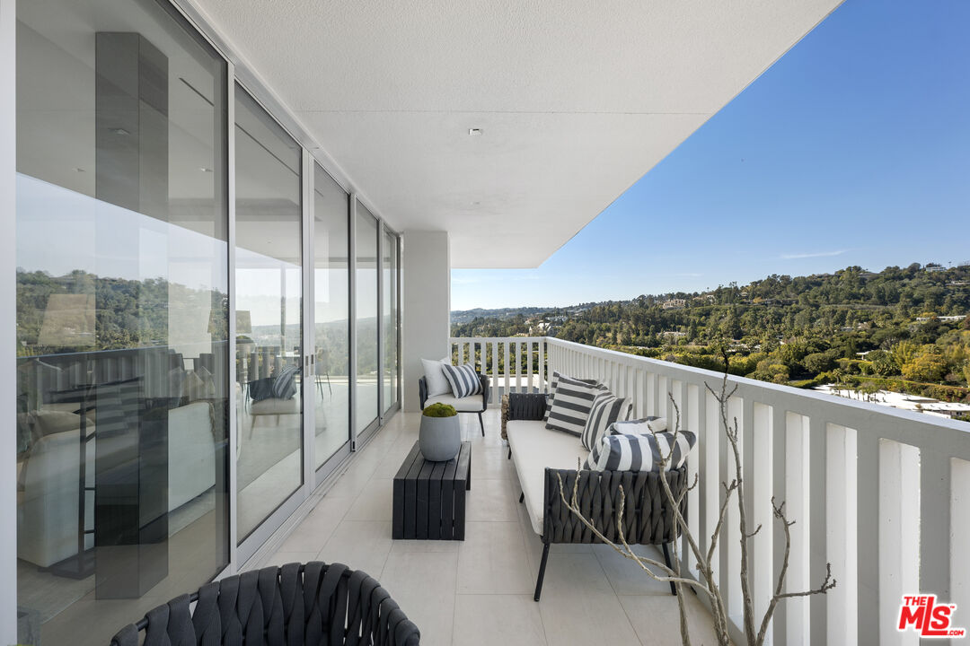 9255 Doheny Rd Unit: 1901