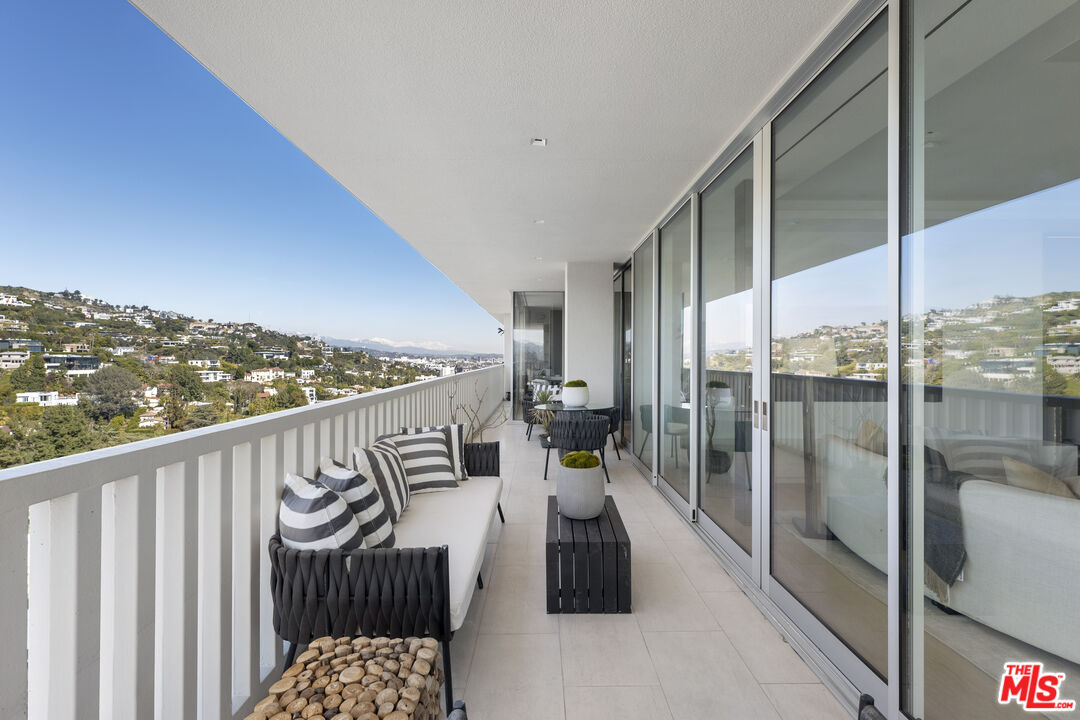 9255 Doheny Rd Unit: 1901
