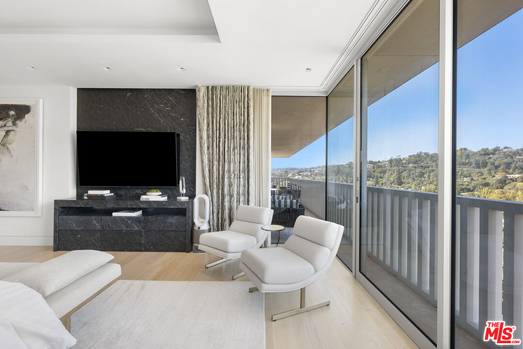9255 Doheny Rd Unit: 1901