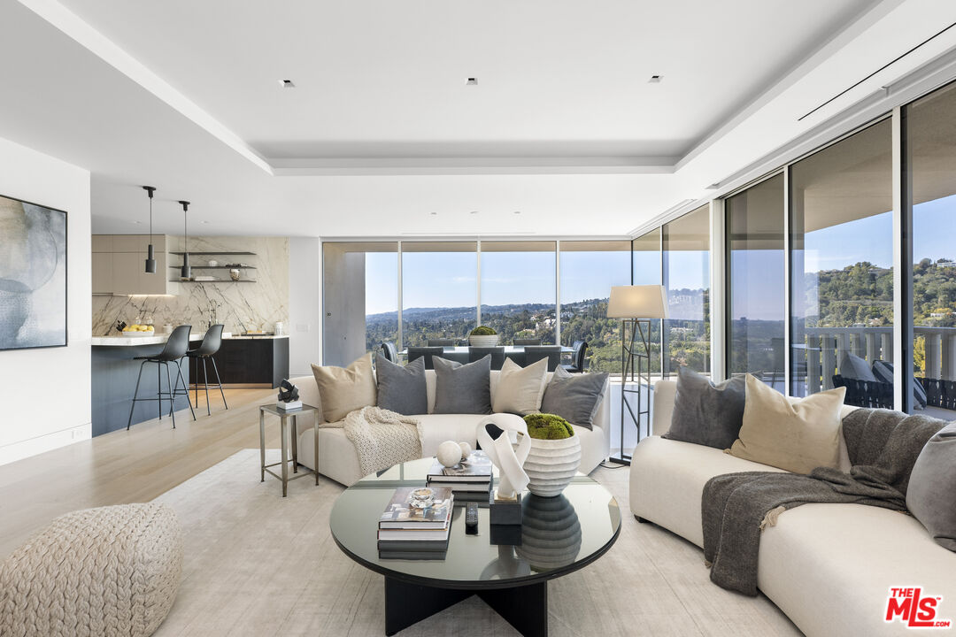 9255 Doheny Rd Unit: 1901