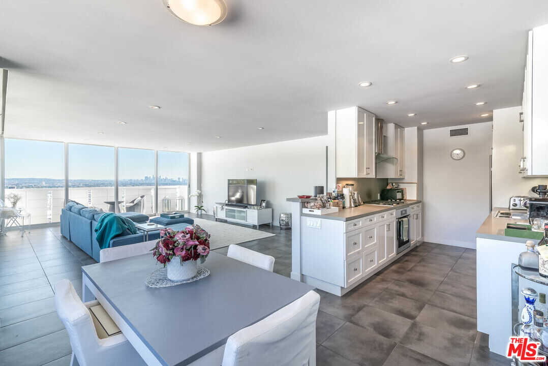 8787 Shoreham Dr Unit: 904