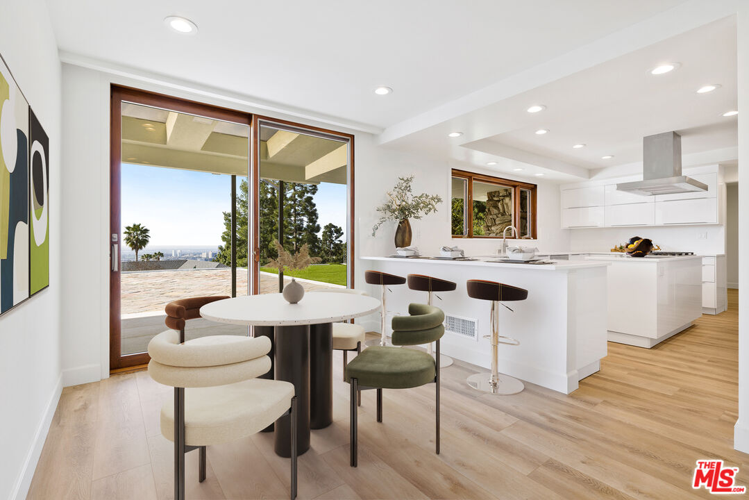 1400 Loma Vista Dr