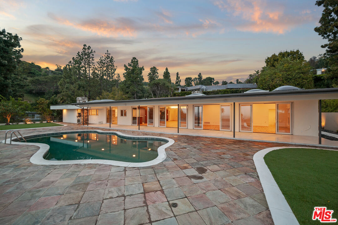 1400 Loma Vista Dr