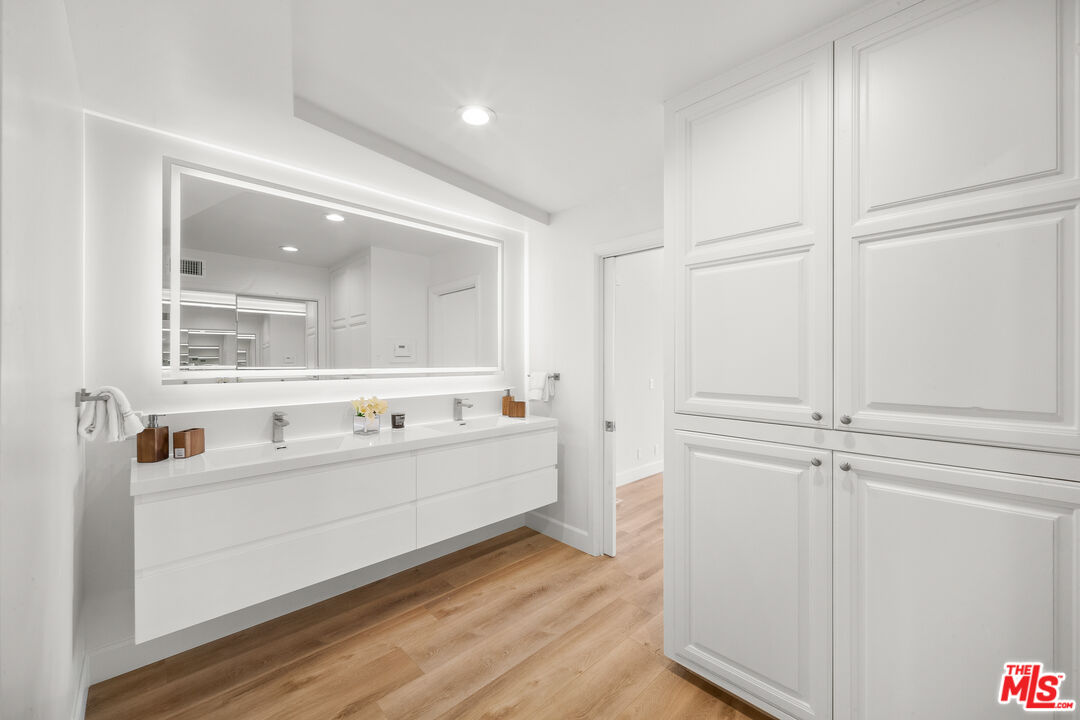 1400 Loma Vista Dr