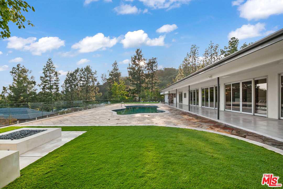 1400 Loma Vista Dr