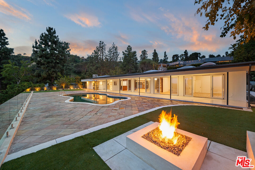 1400 Loma Vista Dr