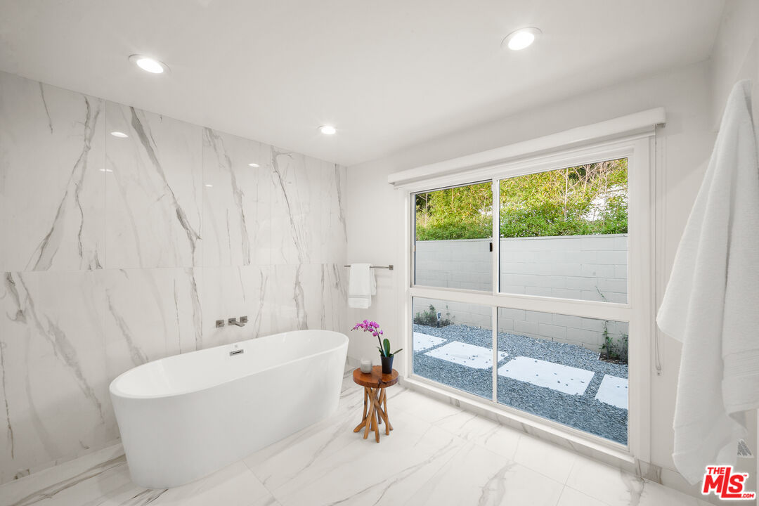 1400 Loma Vista Dr