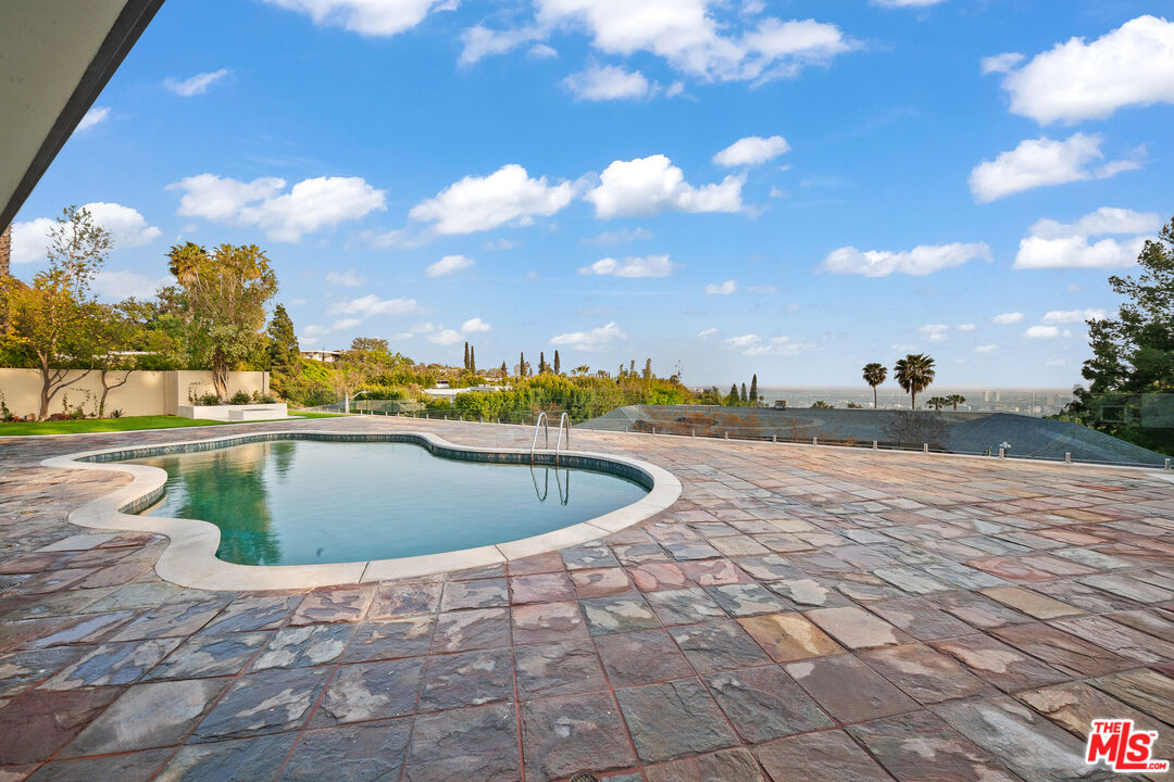 1400 Loma Vista Dr