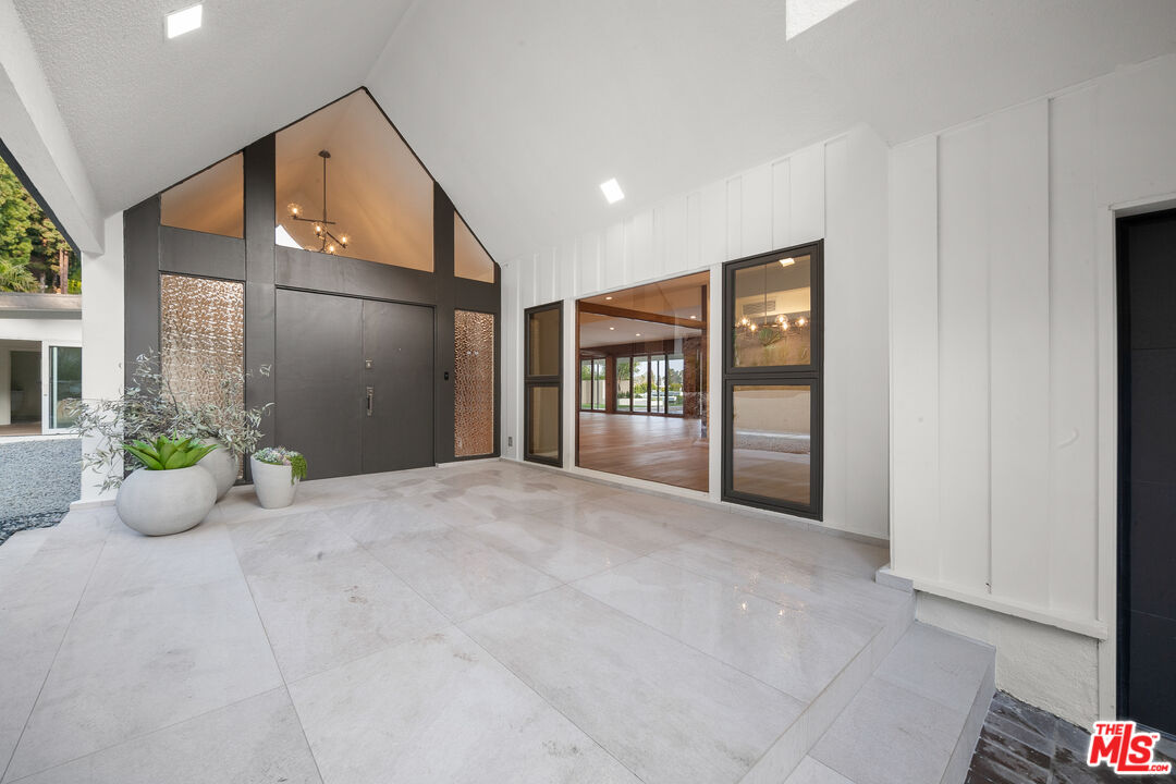 1400 Loma Vista Dr