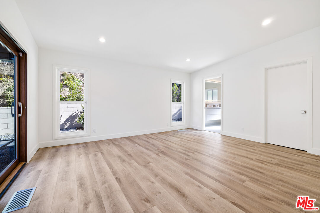 1400 Loma Vista Dr