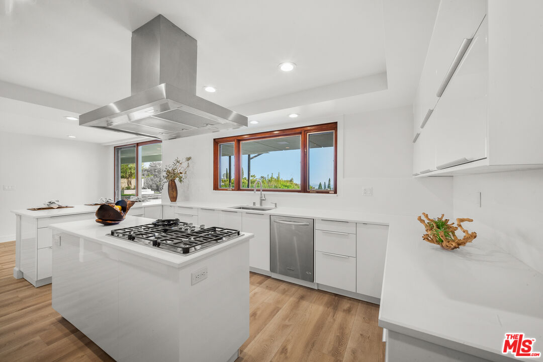 1400 Loma Vista Dr