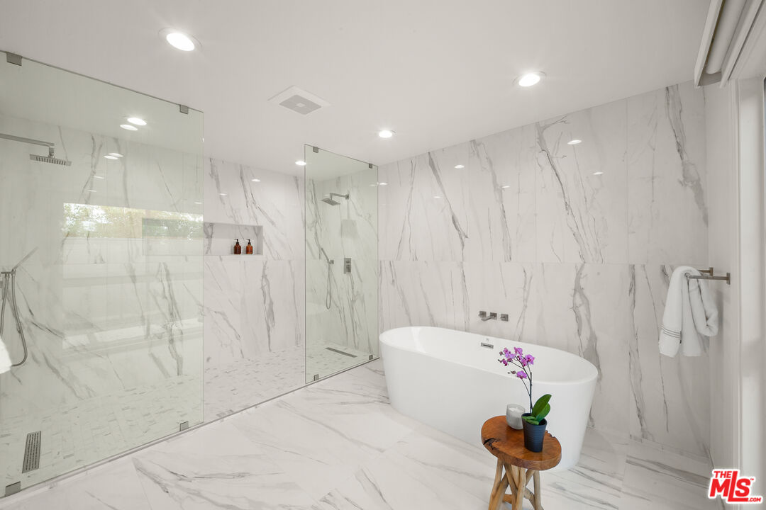 1400 Loma Vista Dr
