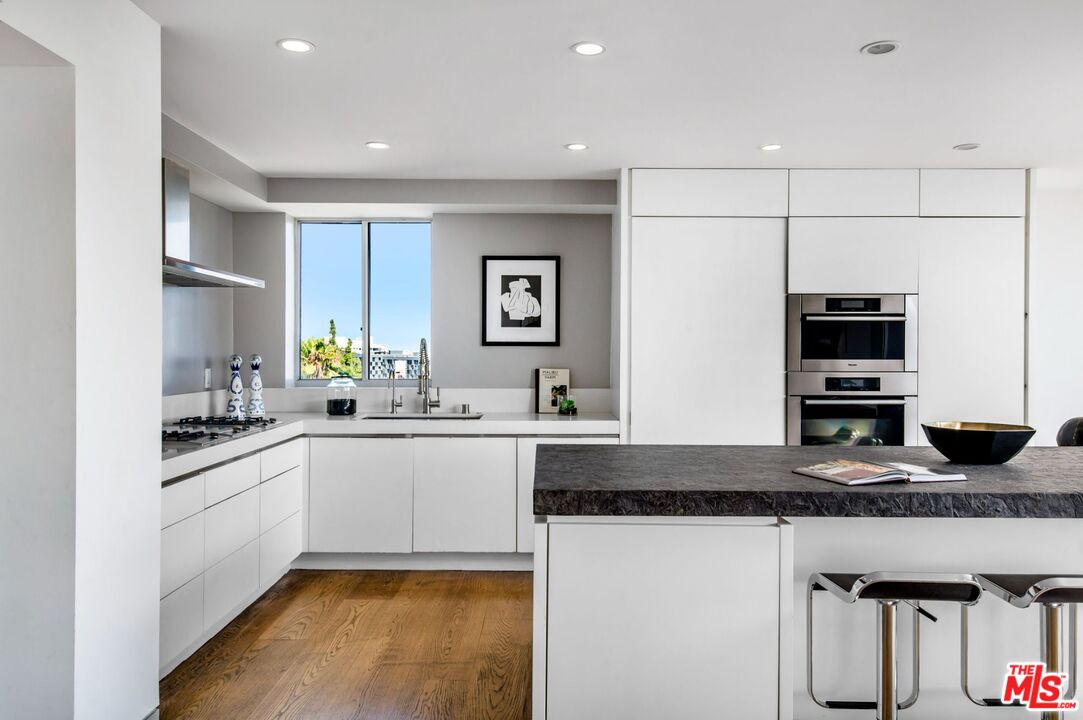 8787 Shoreham Dr Unit: 705/706
