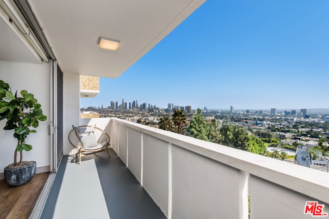 8787 Shoreham Dr Unit: 705/706