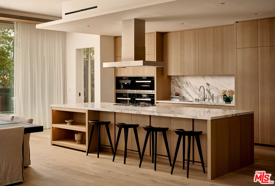 8899 Beverly Blvd Unit: 4B