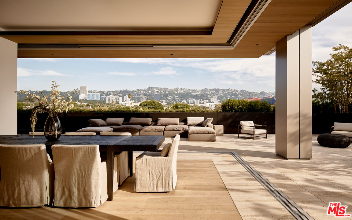 8899 Beverly Blvd Unit: 4B