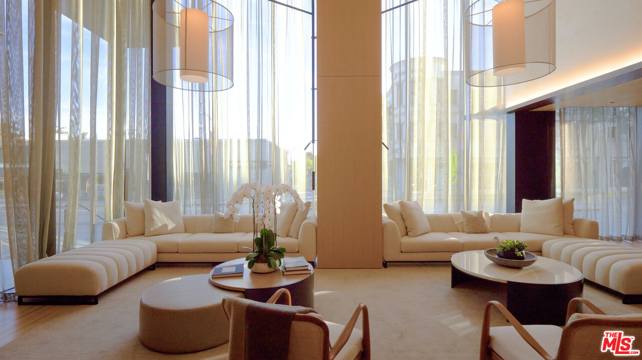 8899 Beverly Blvd Unit: 4B