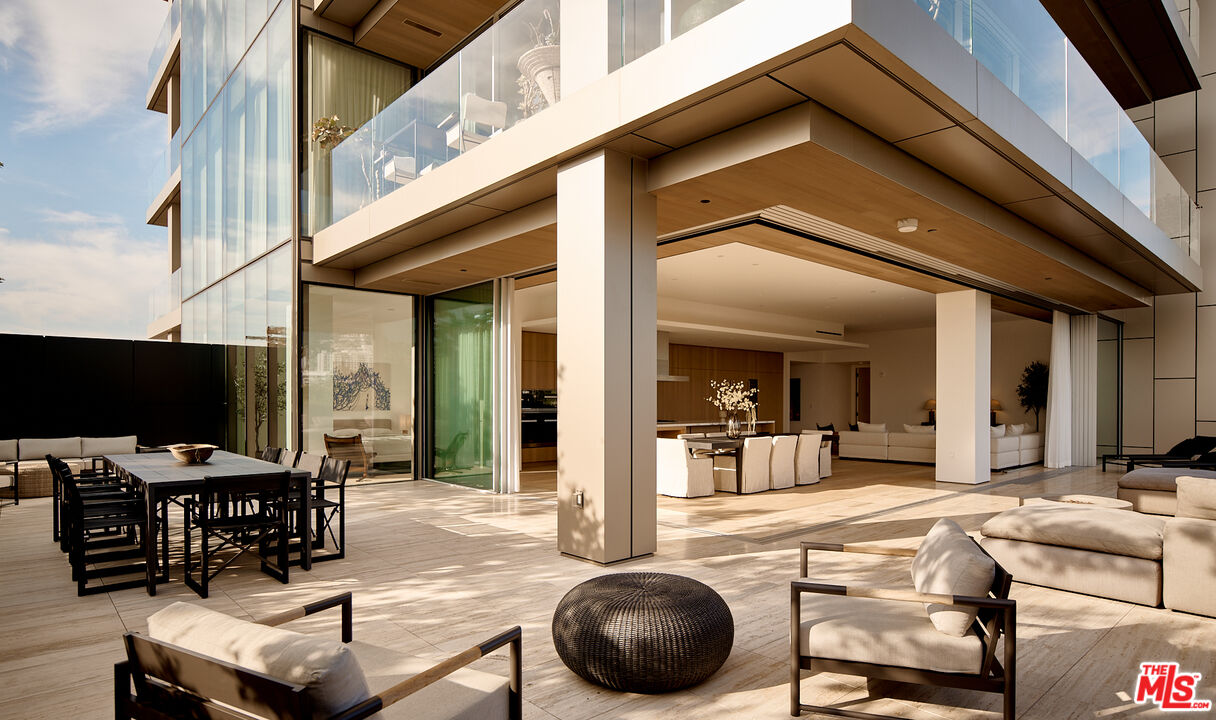 8899 Beverly Blvd Unit: 4B
