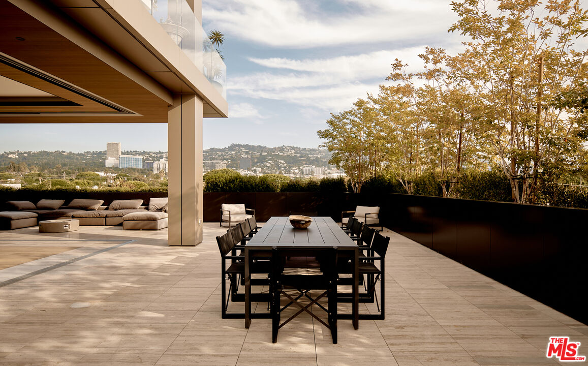 8899 Beverly Blvd Unit: 4B