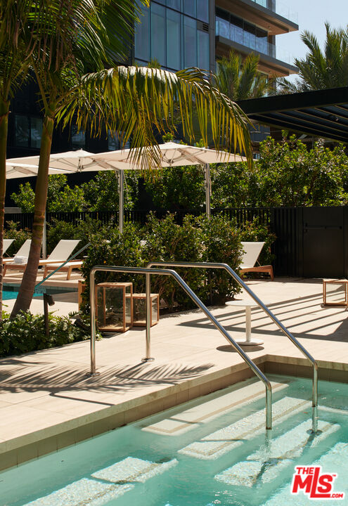8899 Beverly Blvd Unit: 4B