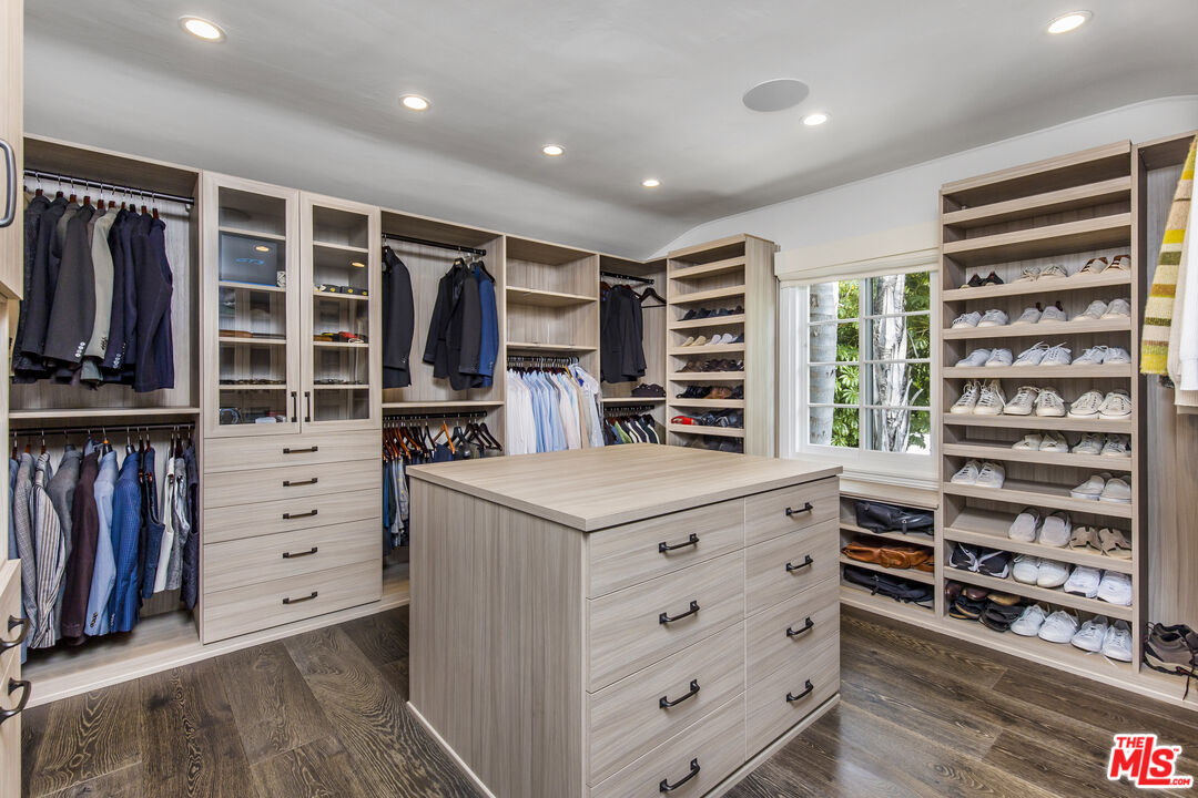 1355 N Doheny Dr